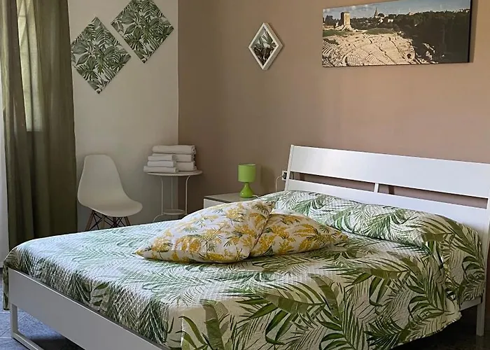 Panzió A Casa Di Giu Szirakúza