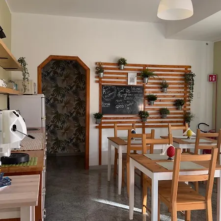 A Casa Di Giu Bed & Breakfast 3*