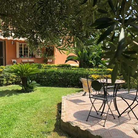 A Casa Di Giu Bed & Breakfast
