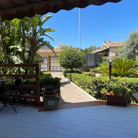 فندق مبيت وإفطار A Casa Di Giu سيراكوزا