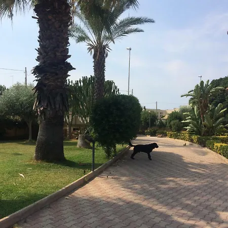 فندق مبيت وإفطار A Casa Di Giu 3*